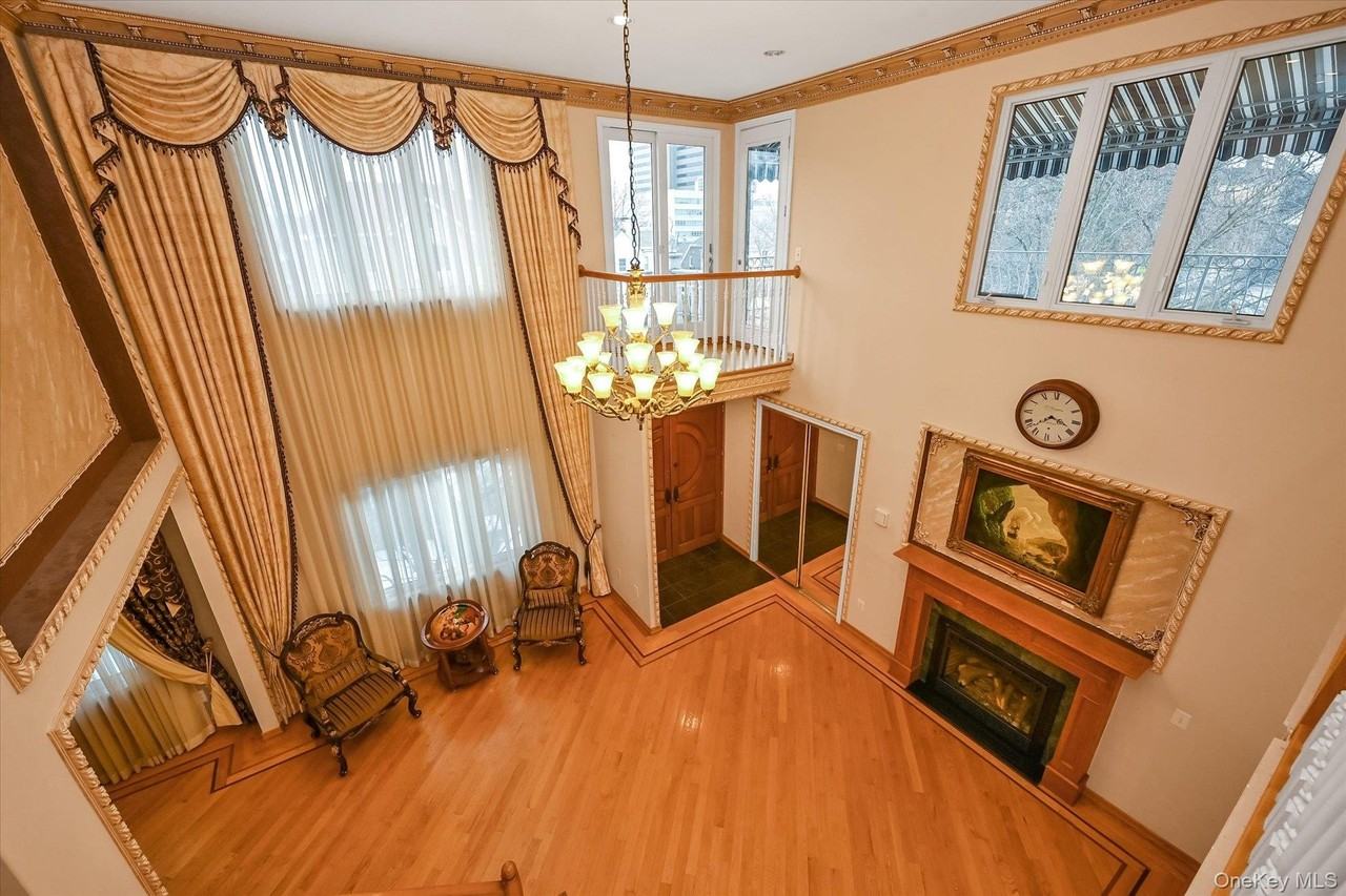 7716 Kew Forest Ln - Photo 4 of 25