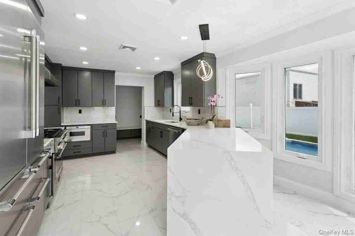 88 Mark Ln - Photo 6 of 23