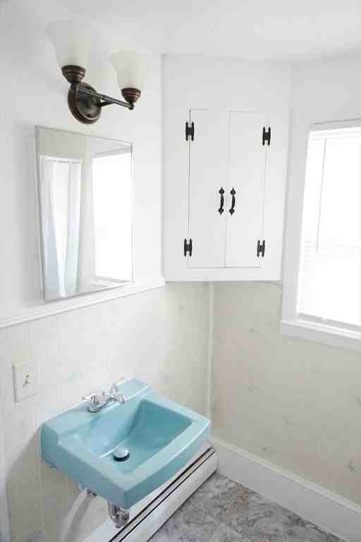 13 Myrtle St #1stFL - Photo 7 of 18
