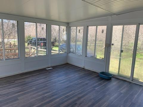 640 N Schwamberger Rd - Photo 2 of 11