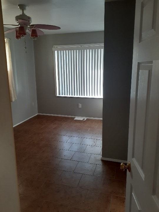 640 N Schwamberger Rd - Photo 5 of 11