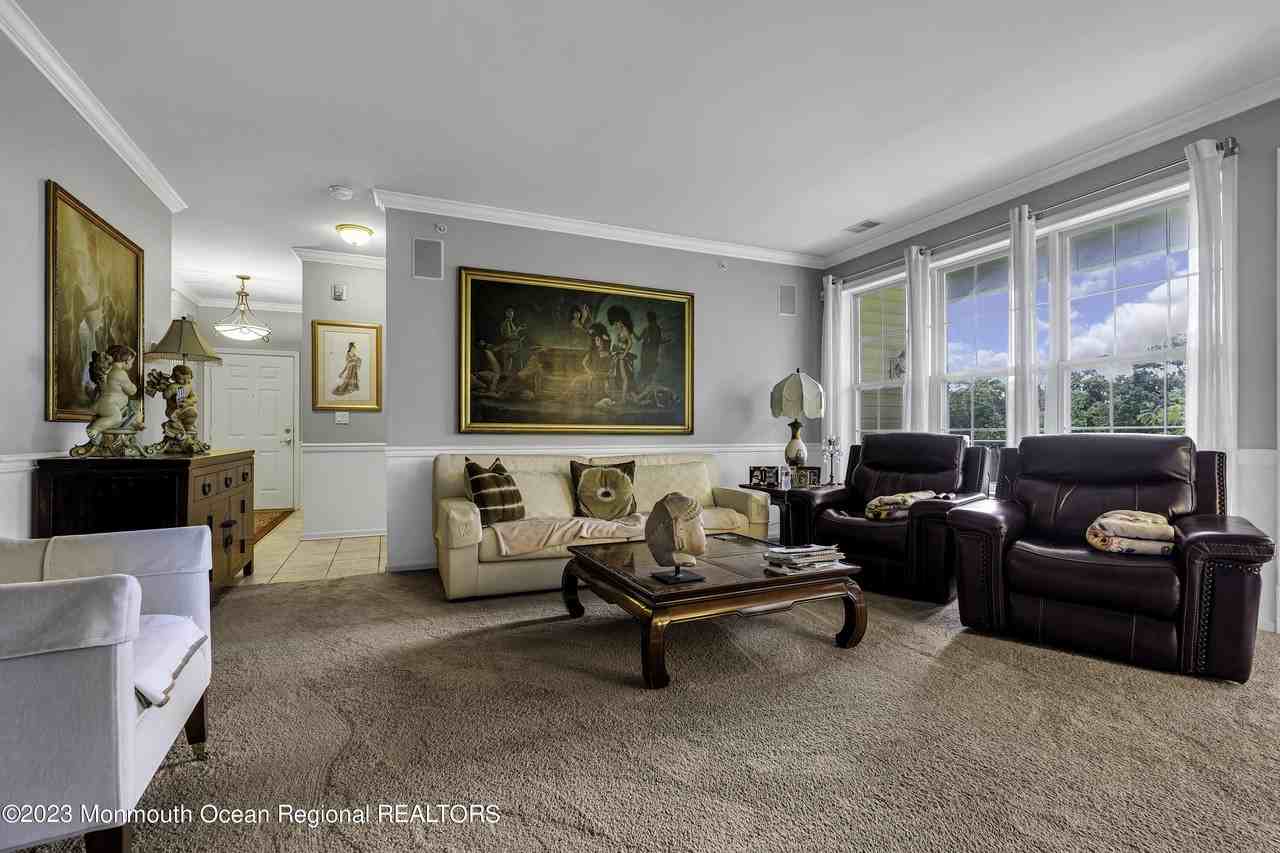 536 Saint Andrews Pl - Photo 7 of 19
