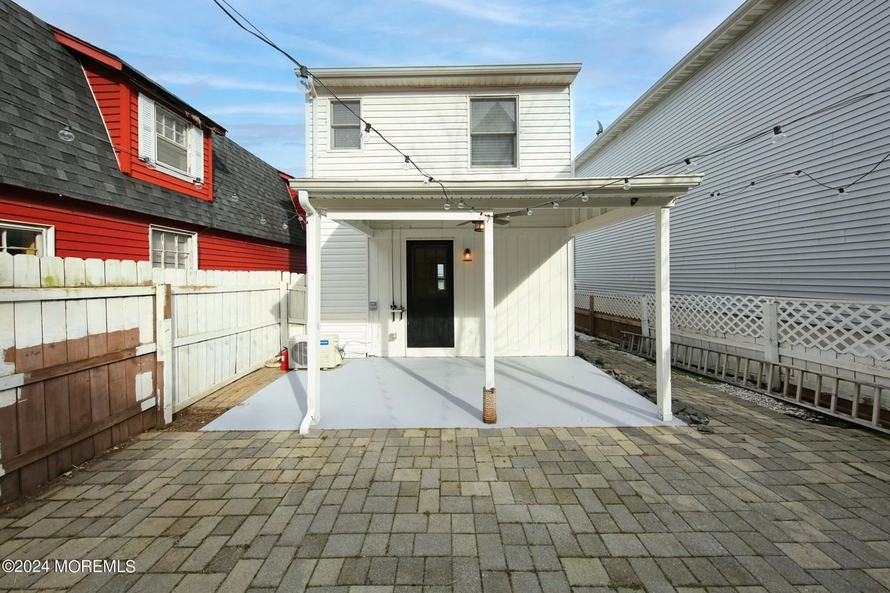 67 S Bay Ave - Photo 6 of 34