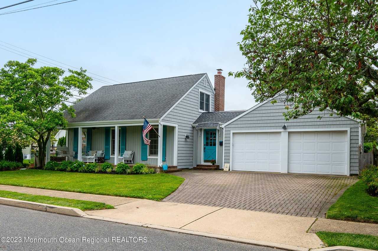303 Bell Pl - Photo 3 of 35