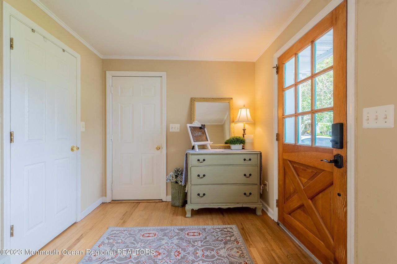 303 Bell Pl - Photo 7 of 35