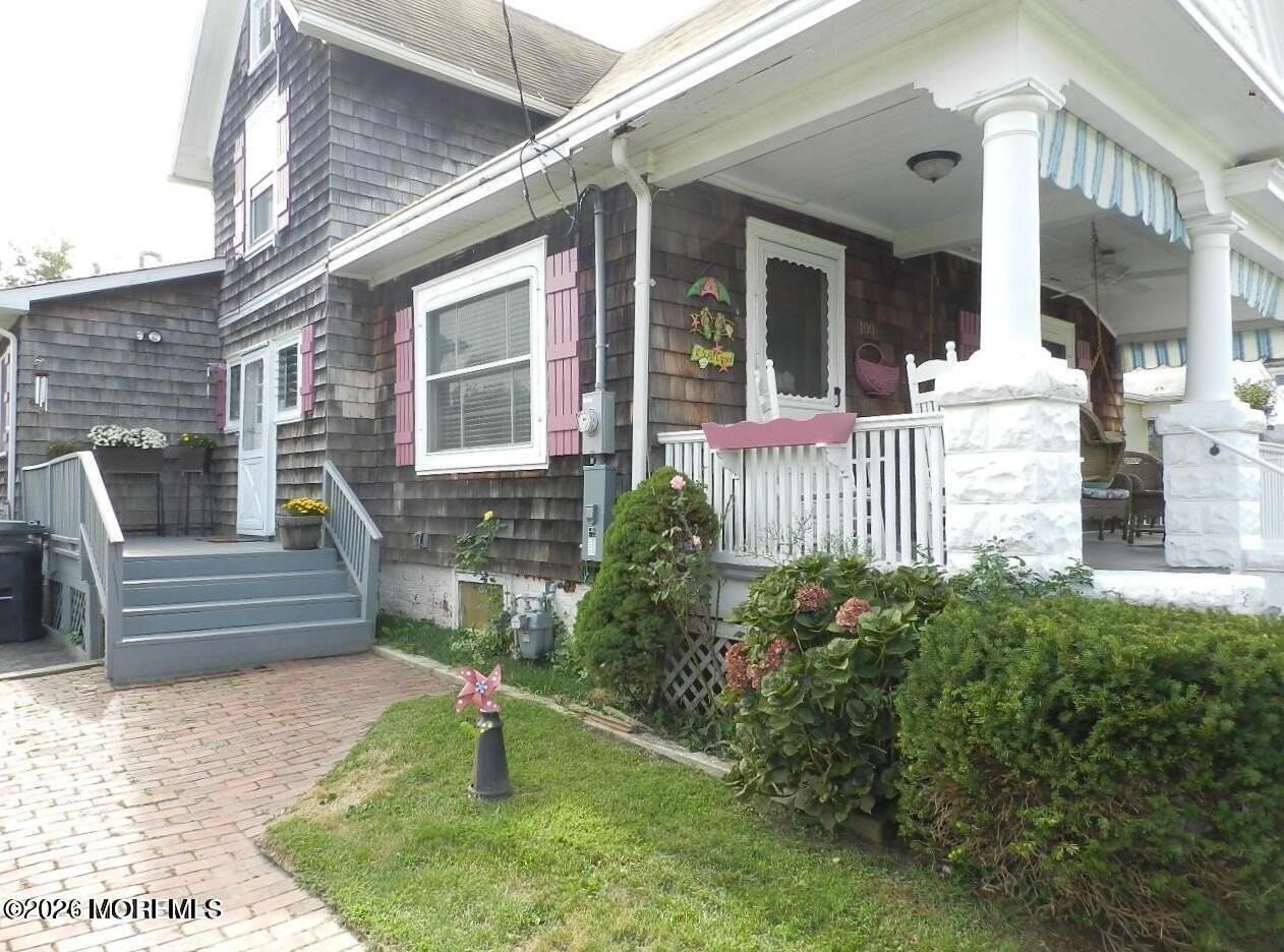100 Columbia Ave - Photo 2 of 21