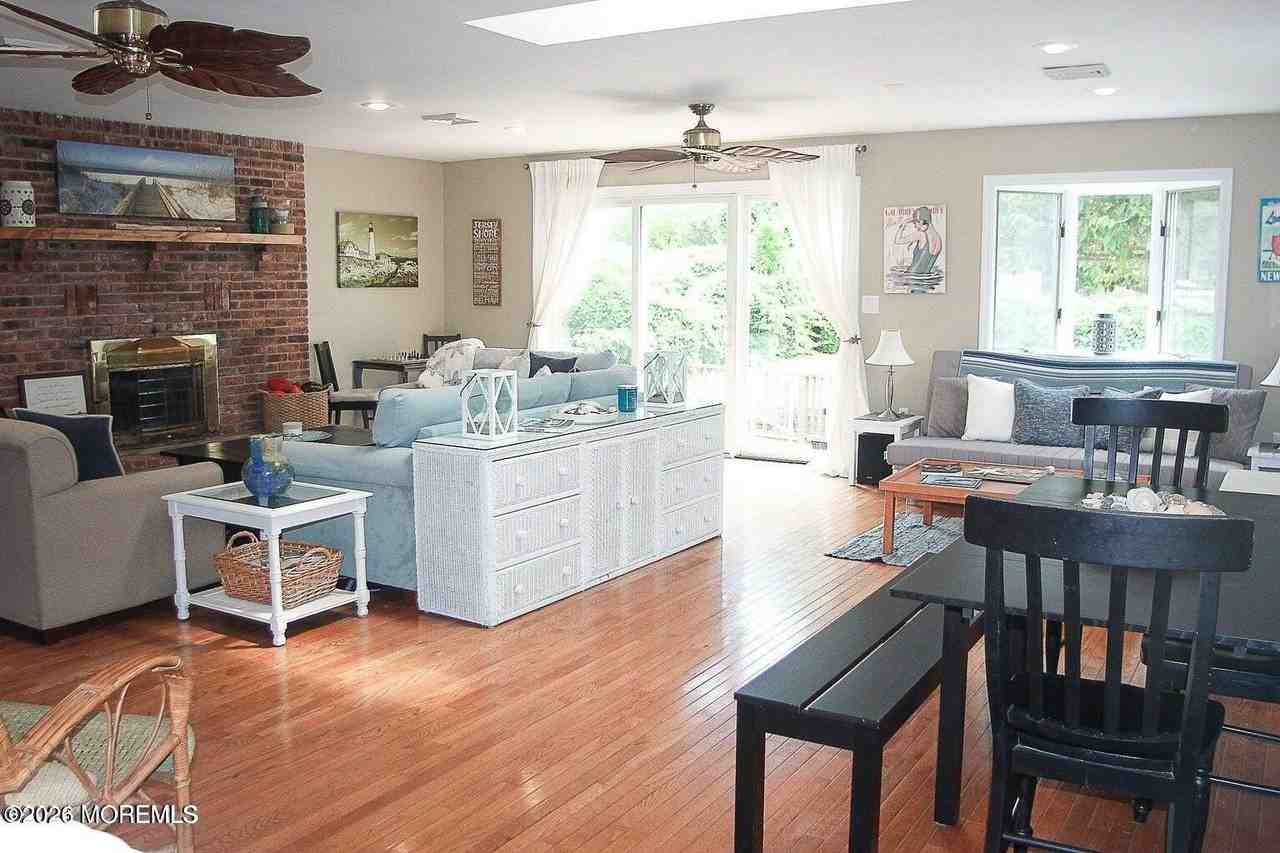 100 Columbia Ave - Photo 6 of 21