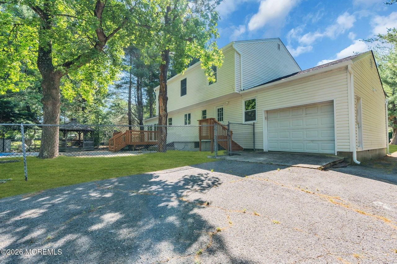 633 Eltone Rd - Photo 3 of 50