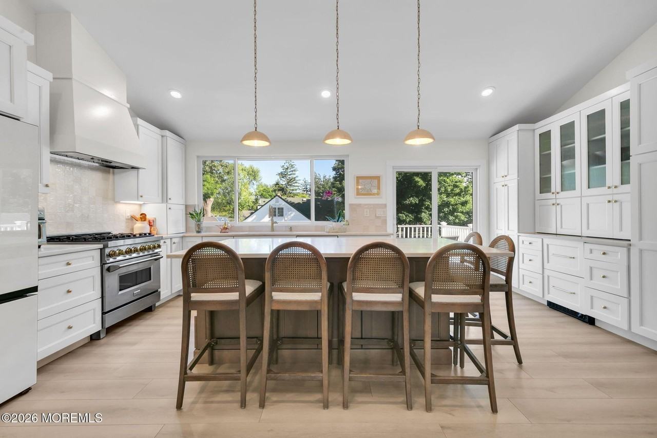 53 Field Ave - Photo 3 of 39