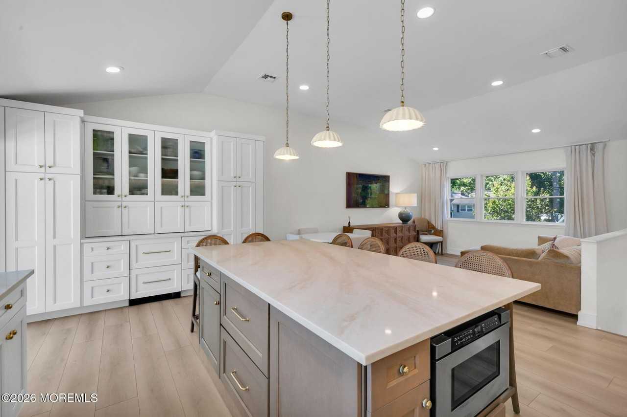 53 Field Ave - Photo 5 of 39