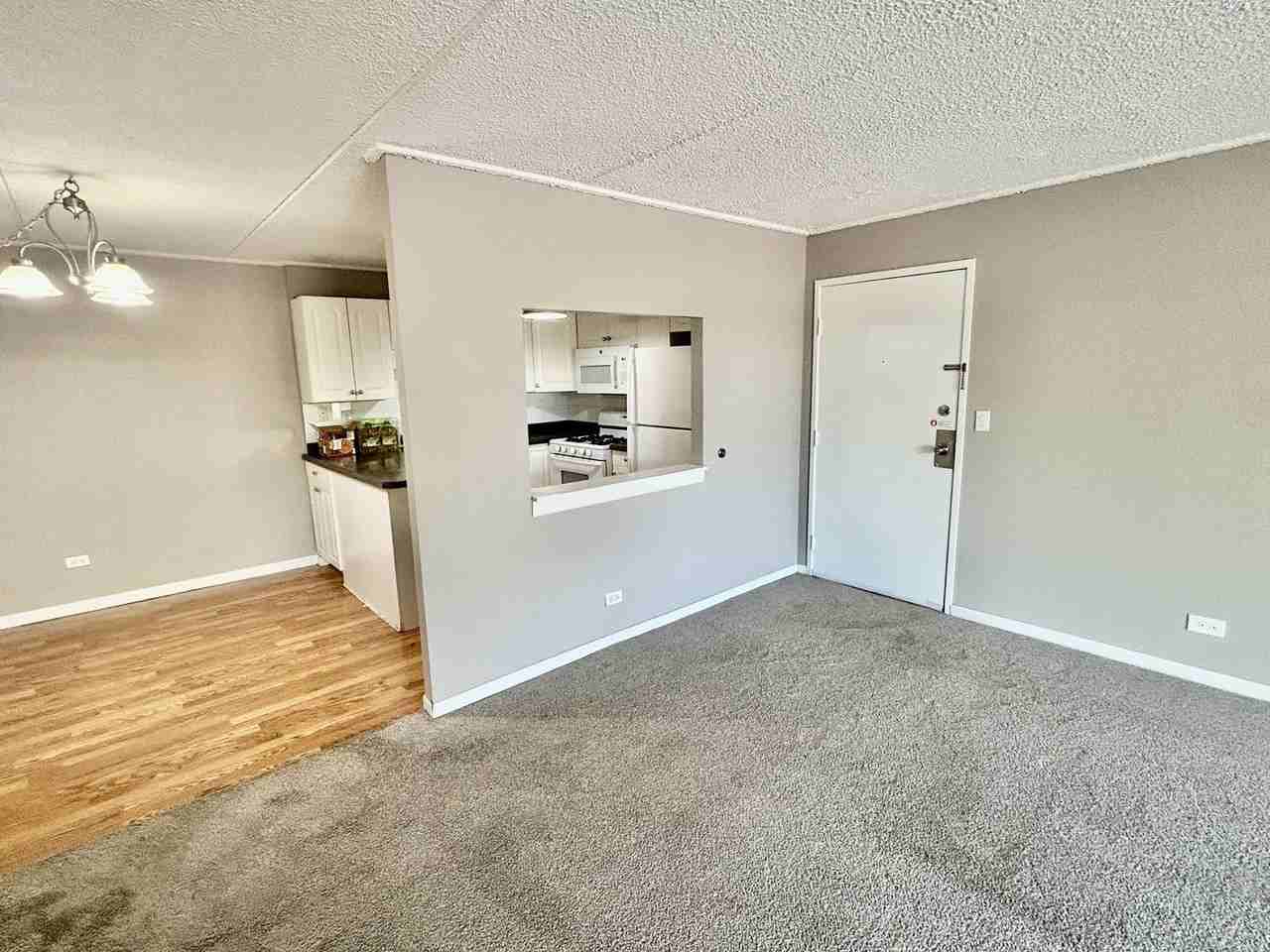 5S070 Pebblewood Ln #G11 - Photo 7 of 15