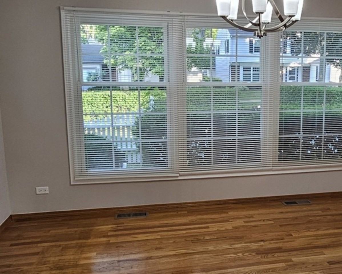 10 Mayflower Rd - Photo 5 of 30