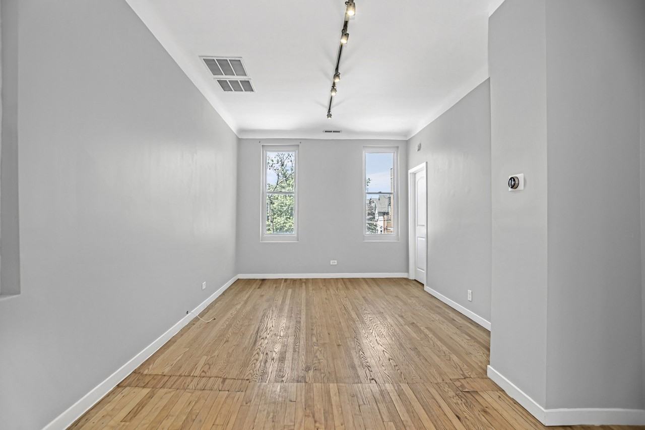 1935 N Damen Ave #2 - Photo 3 of 16