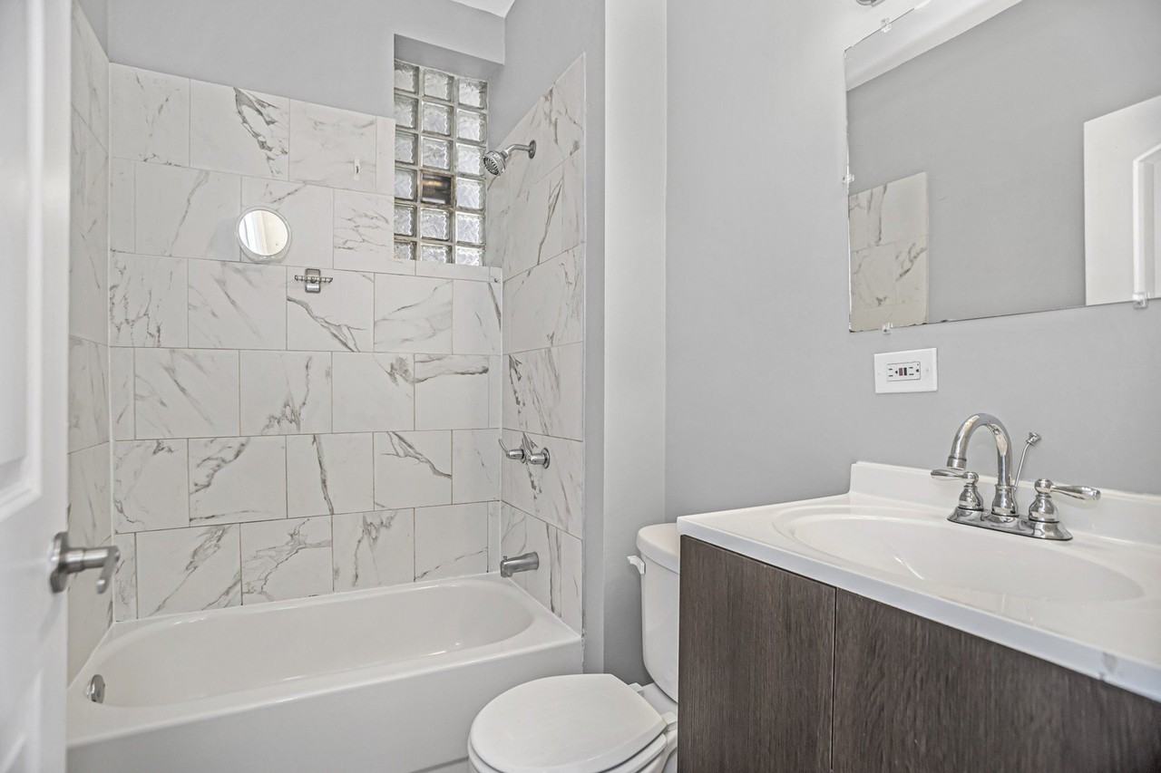 1935 N Damen Ave #2 - Photo 6 of 16