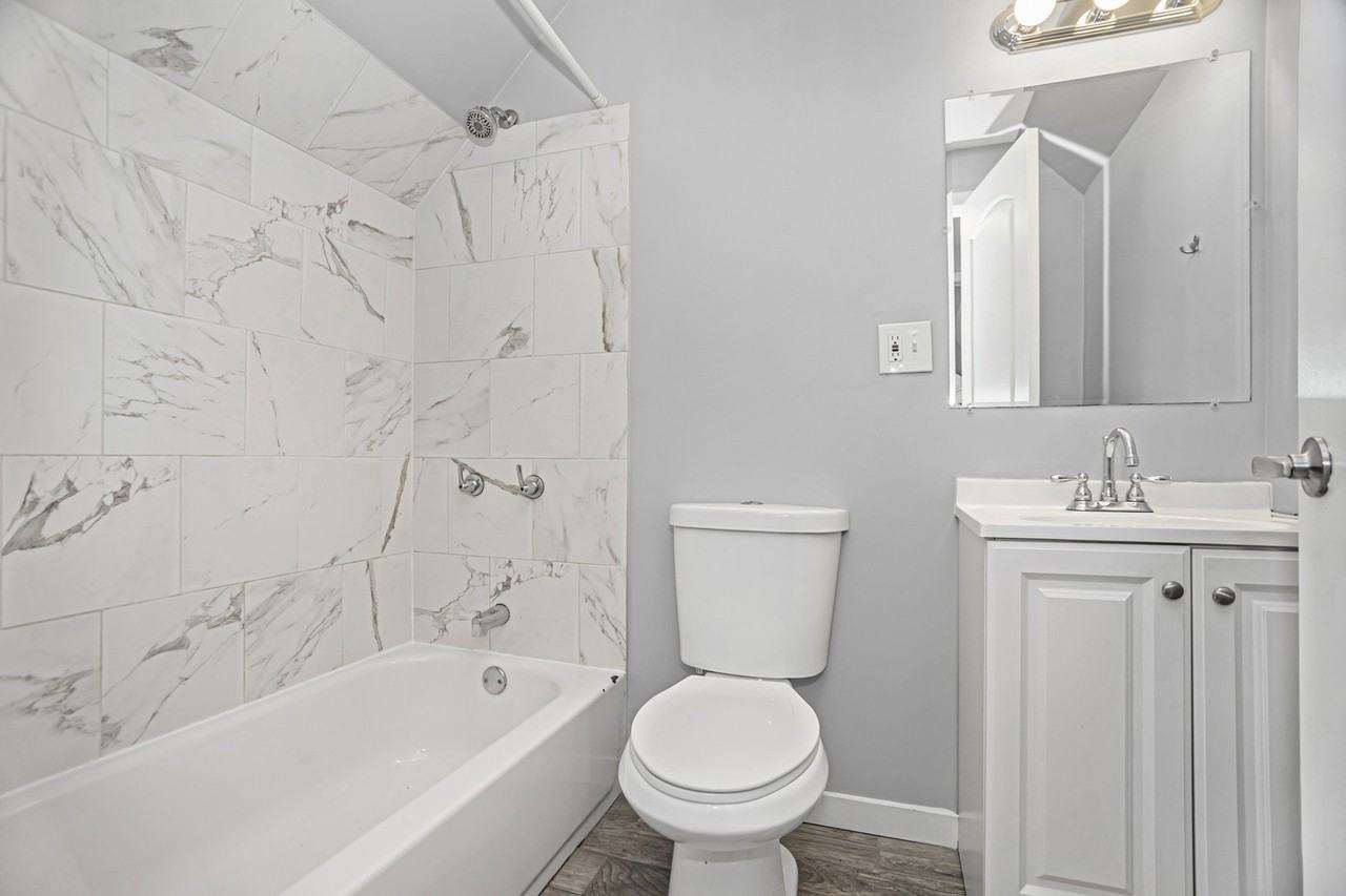 1935 N Damen Ave #2 - Photo 7 of 16