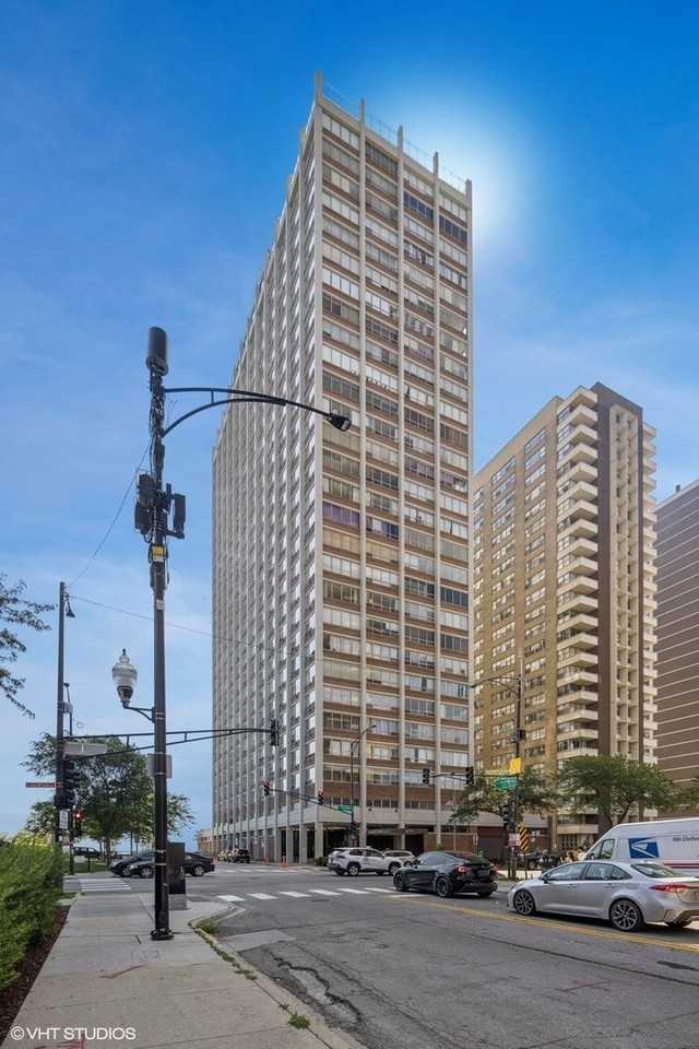 6171 N Sheridan Rd #2404 - Photo 2 of 30