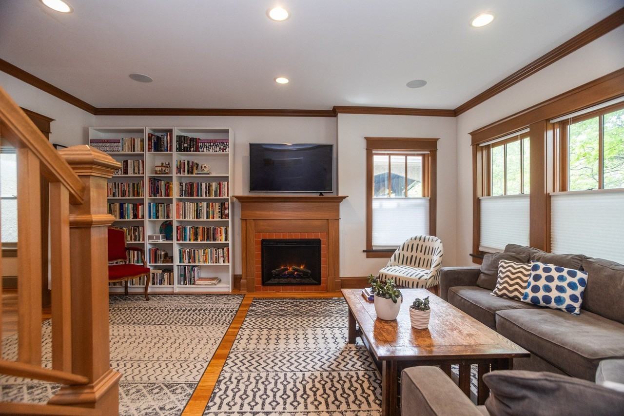 4519 N Sacramento Ave #MAIN - Photo 2 of 26