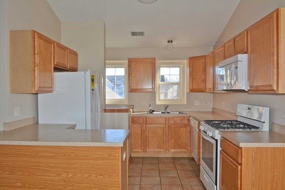2527 Sheehan Dr #202 - Photo 3 of 11
