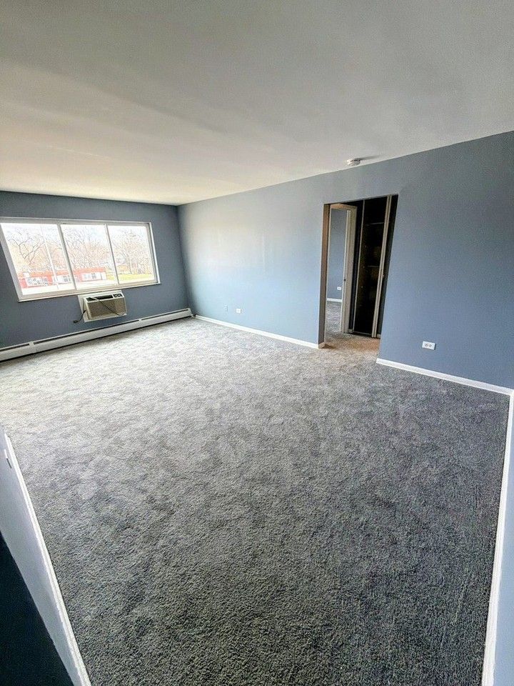 723 Grant Ave #2F - Photo 3 of 9