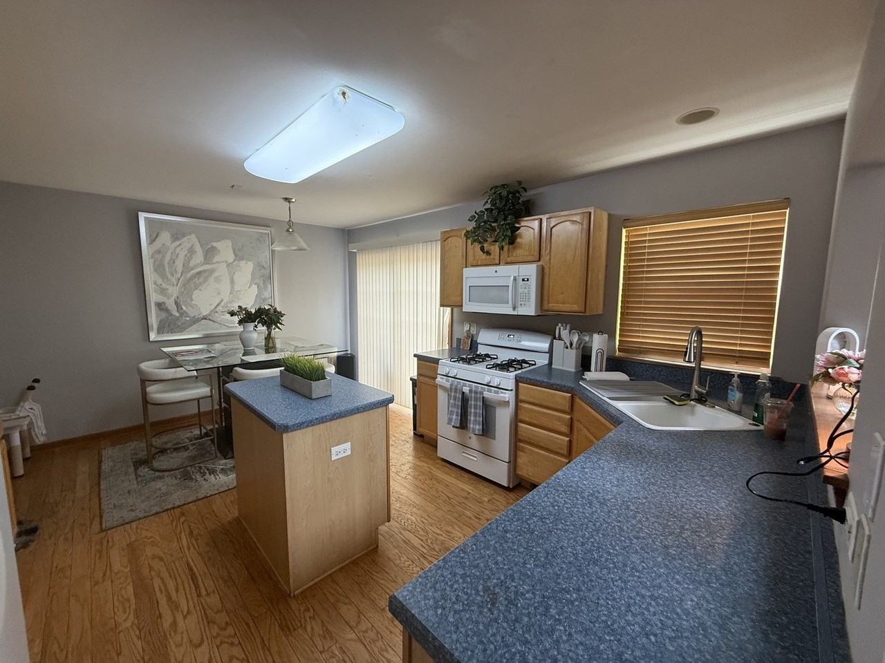 12849 W Wakefield Dr - Photo 3 of 22