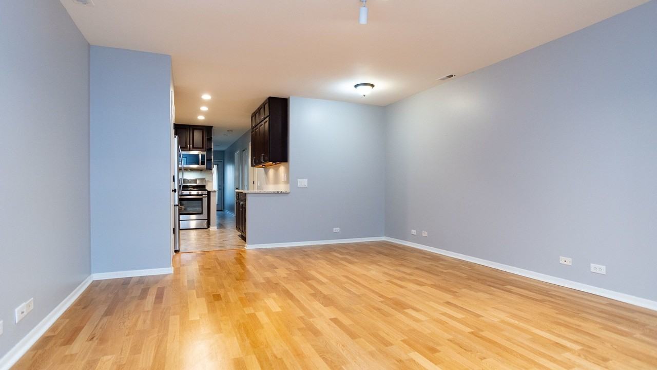 1423 W Melrose St #G - Photo 2 of 12