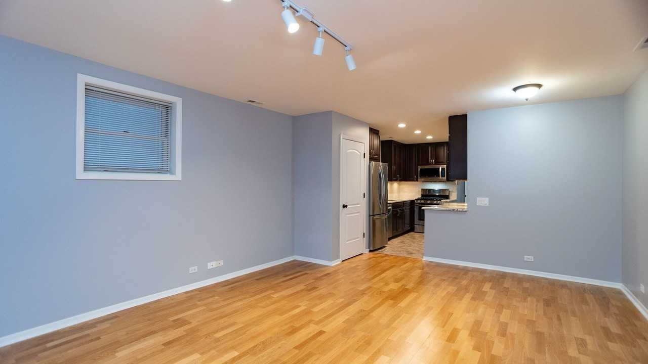 1423 W Melrose St #G - Photo 3 of 12