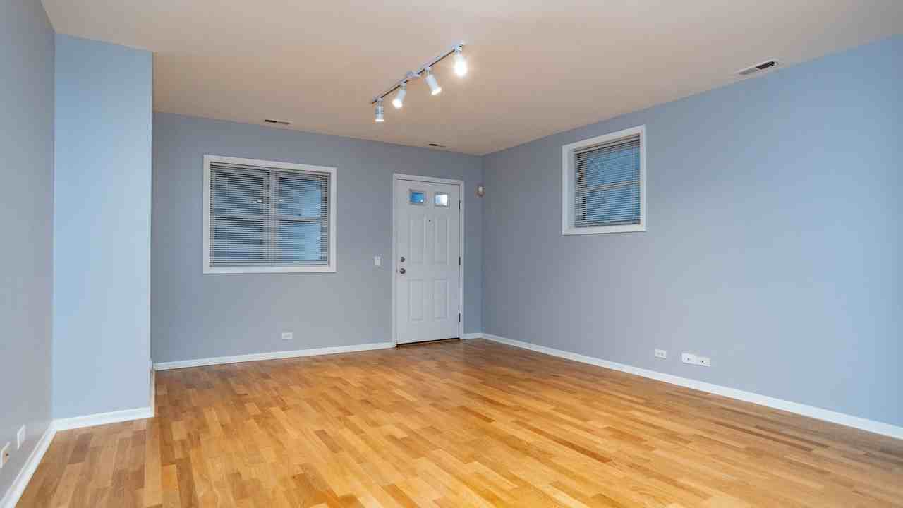 1423 W Melrose St #G - Photo 4 of 12