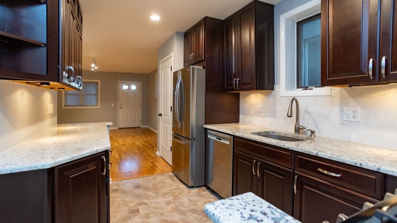 1423 W Melrose St #G - Photo 6 of 12