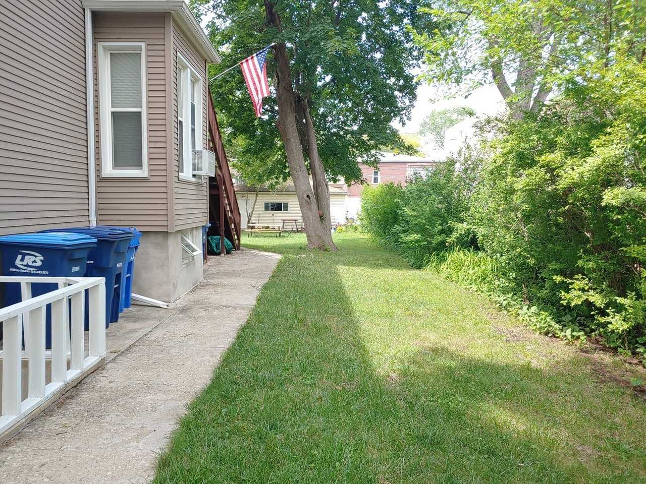 1422 Oakwood Ave #1 - Photo 2 of 11