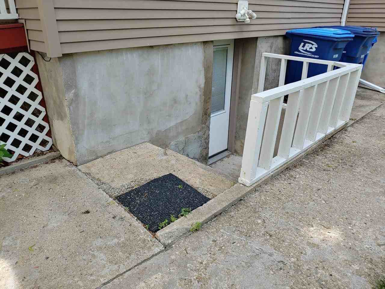 1422 Oakwood Ave #1 - Photo 3 of 11