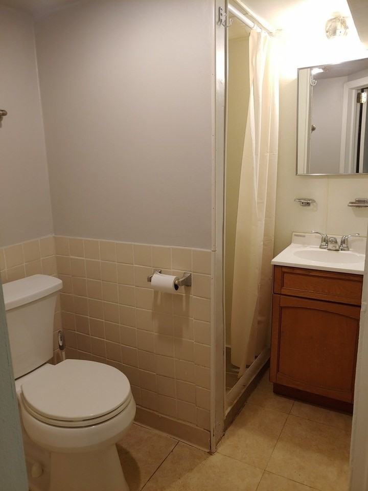 1422 Oakwood Ave #1 - Photo 7 of 11