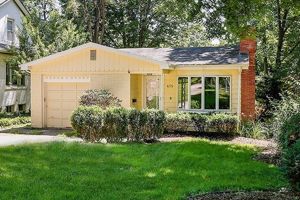 featured image of 673 N Park Blvd