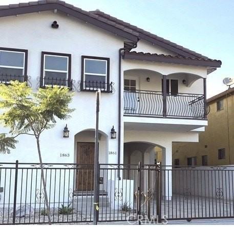 1861 S Longwood Ave - Photo 2 of 9