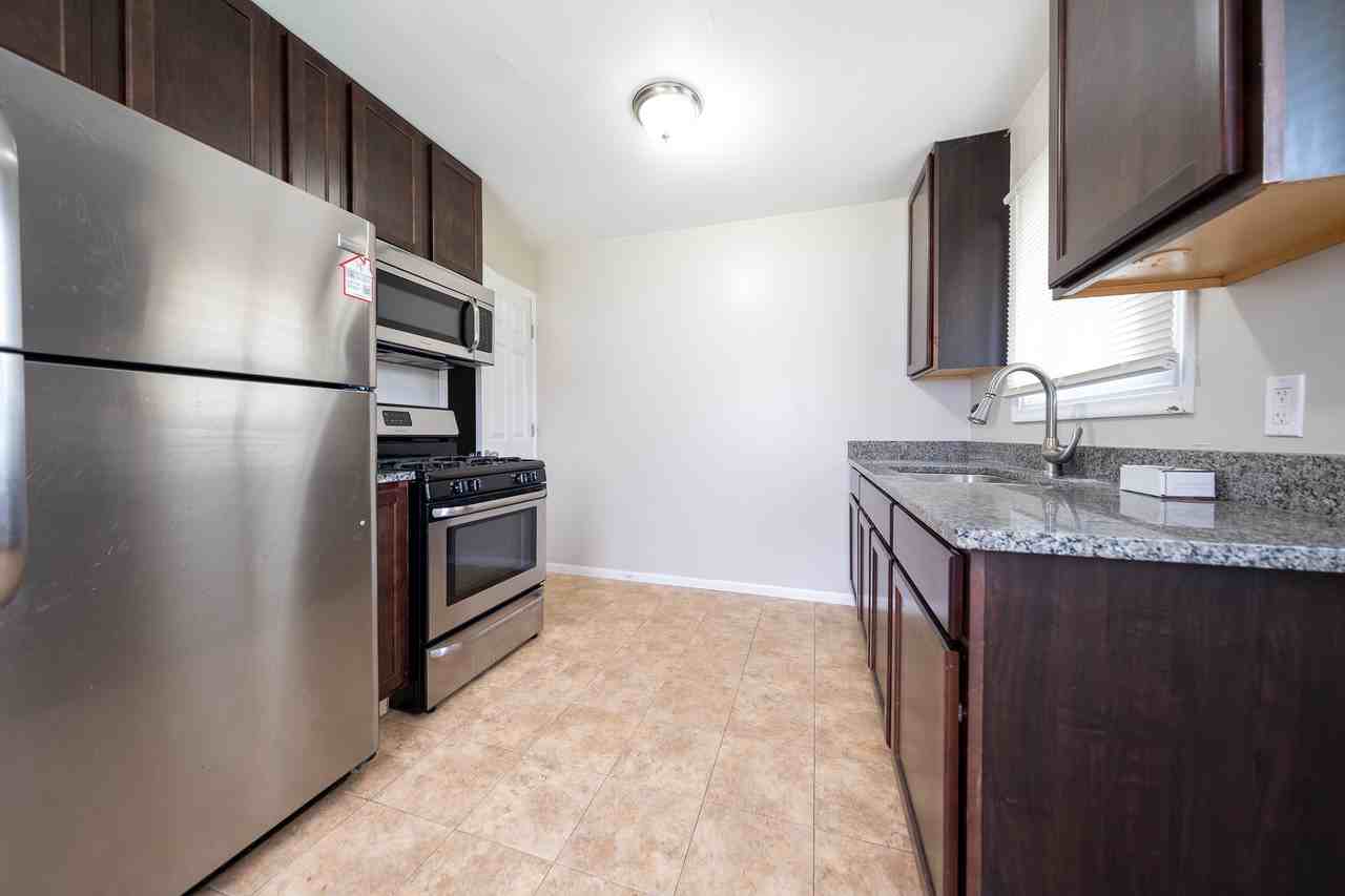 1026 2nd Ave E #1026 - Photo 5 of 21