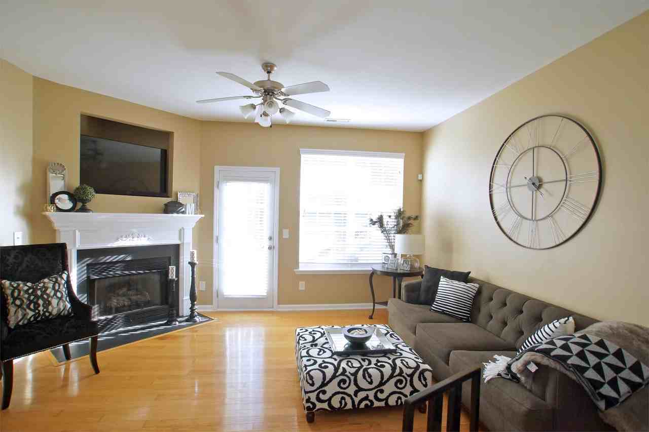 405 Hamlet Park Dr #1 - Photo 7 of 14