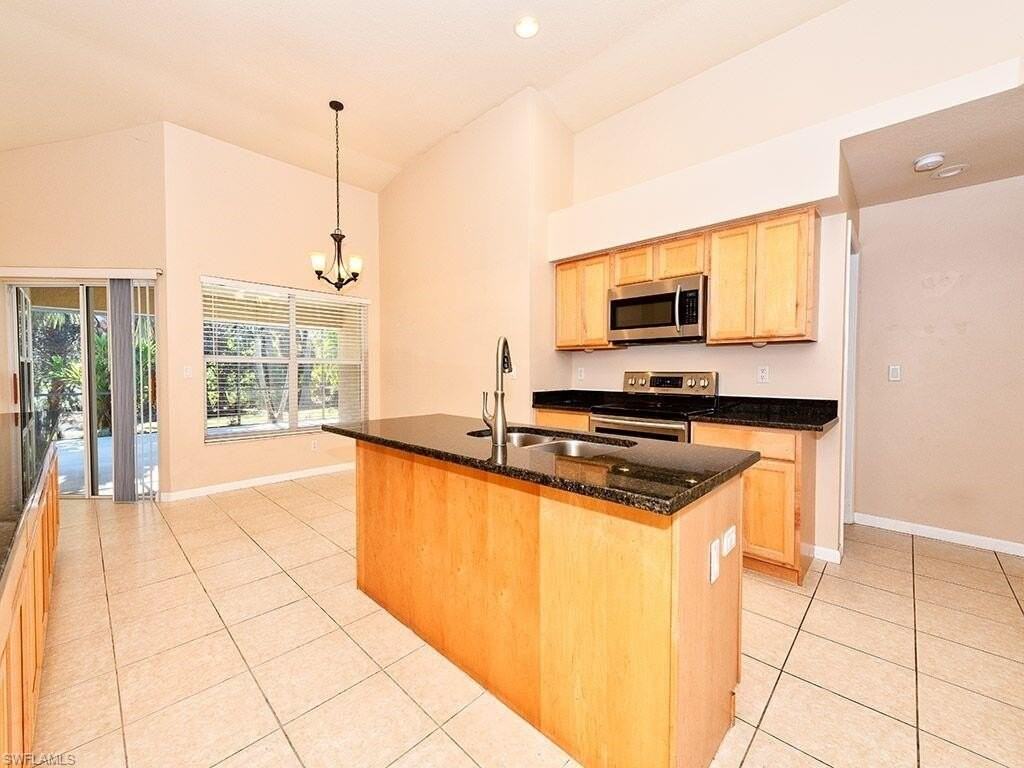 7117 Timberland Cir - Photo 4 of 17