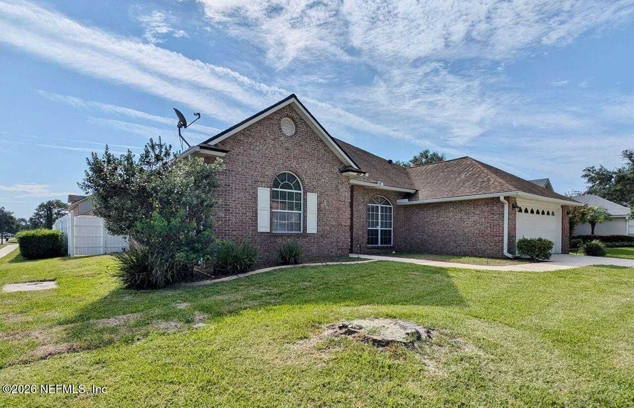 2413 Cedar Trace Dr W - Photo 3 of 35