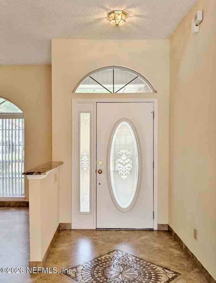 2413 Cedar Trace Dr W - Photo 6 of 35