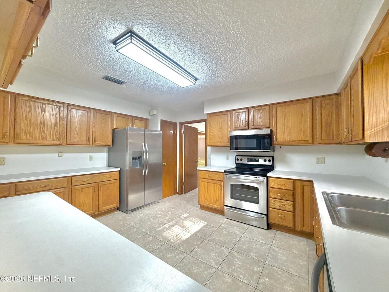 3990 Clearwater Ln - Photo 4 of 22