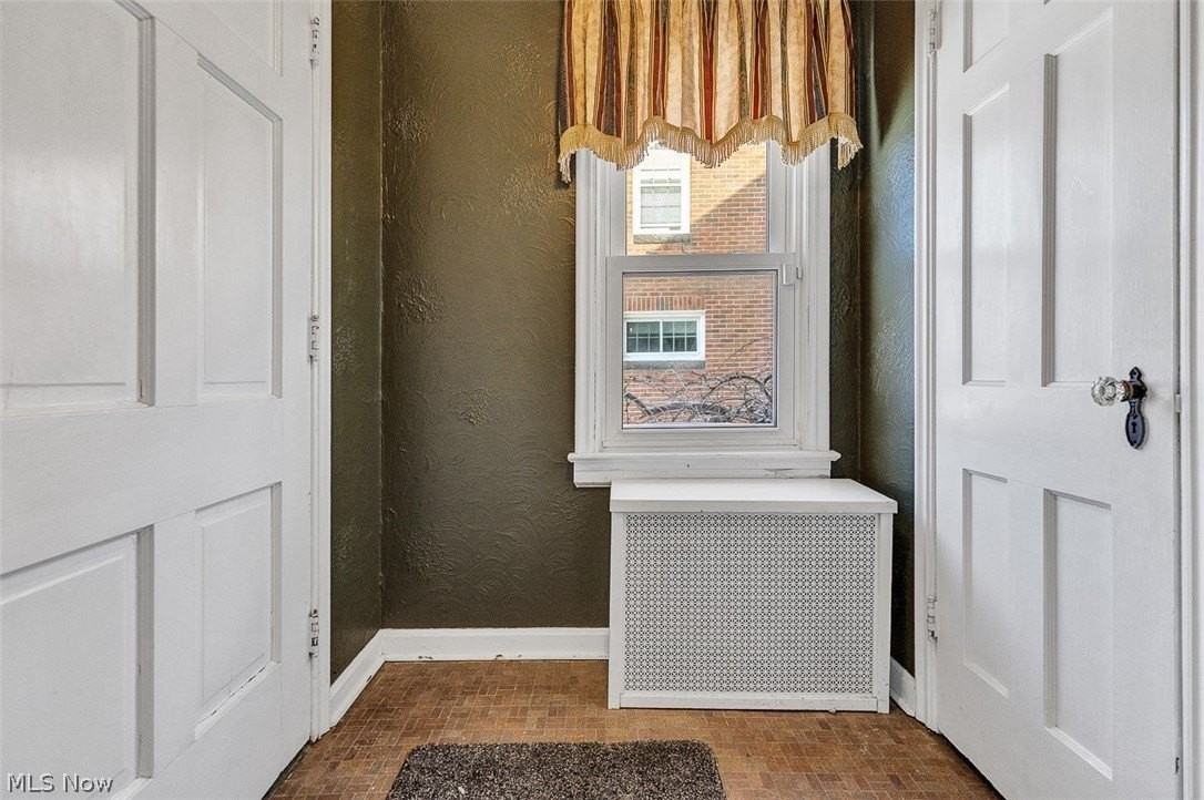 2317 Canterbury Rd - Photo 2 of 46