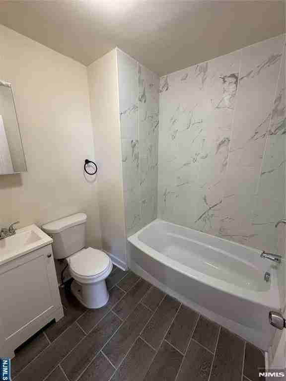 133 Seymour Ave #3 - Photo 3 of 7