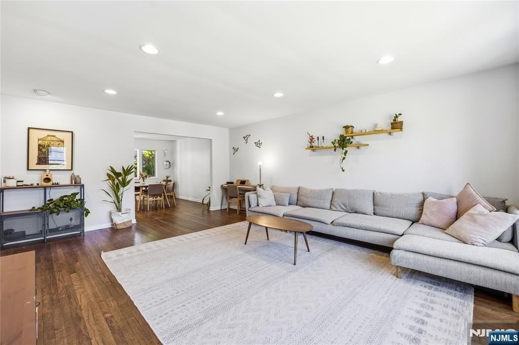 129 Palisade Ave - Photo 6 of 37