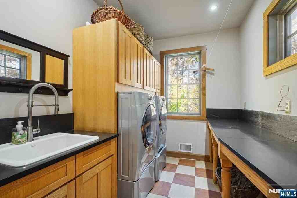 17 Quaker Church Rd - Photo 7 of 19