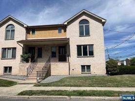 477 3rd St #B - Photo 1 of 1