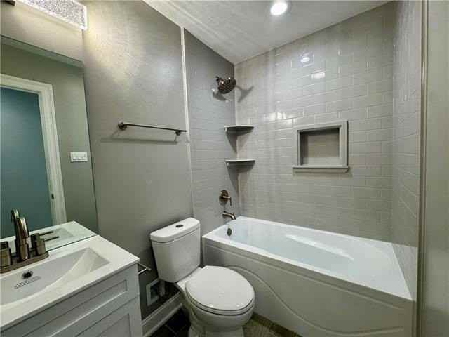 113 Jeanne Dr - Photo 5 of 13