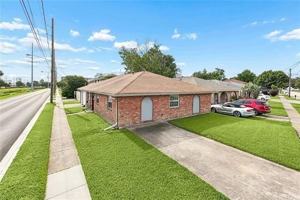 featured image of 4444 W Esplanade Ave