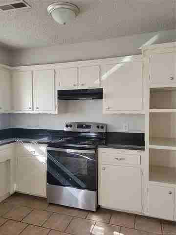 4805 W Charleston St - Photo 3 of 18