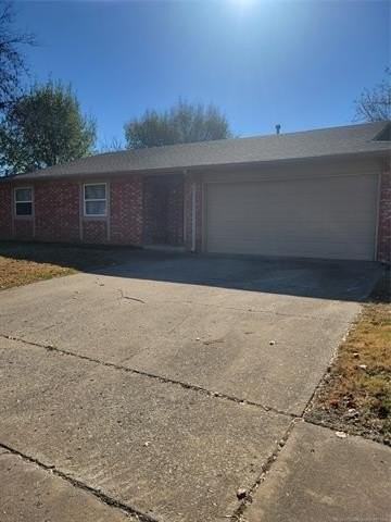 4805 W Charleston St - Photo 7 of 18