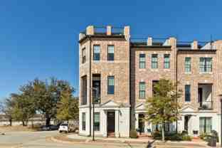 916 W Peach St - Photo 1 of 1