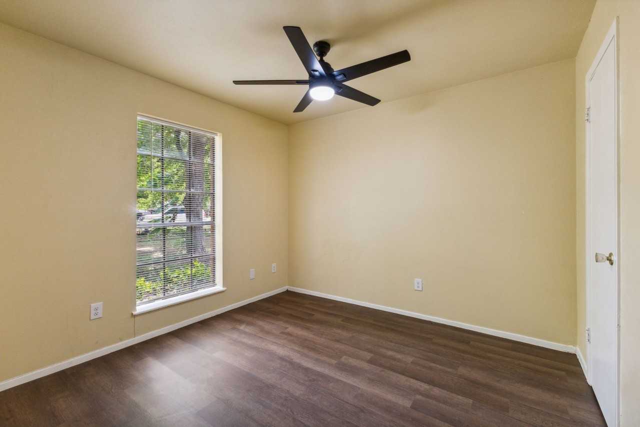 1821 Randolph Dr - Photo 7 of 10